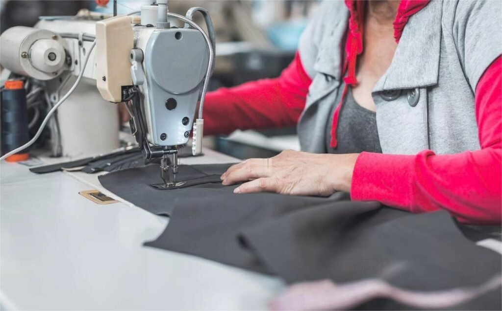 Creative Ways to Wear a Flannel Shirt: Trendy Styles for Every Occasion