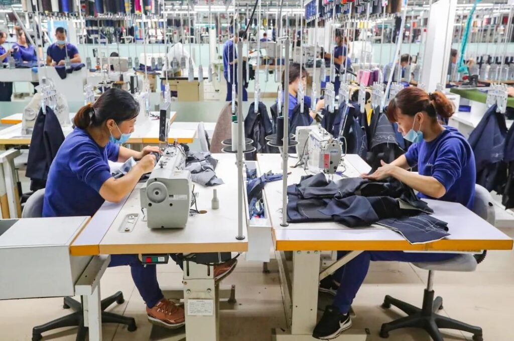 Leading Golf Apparel and Fitness Clothing Manufacturers for Wholesale