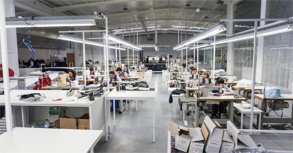 Wholesale Sports Clothing Distributors: Performance and Style for Athletes