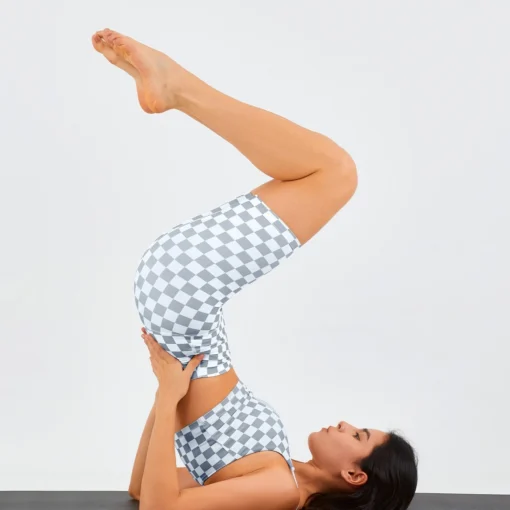 Wholesale checkerboard design five points yoga shorts