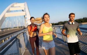 Creative Ways to Wear a Flannel Shirt: Trendy Styles for Every Occasion