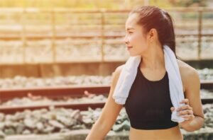 How to Layer Flannel: Create Stylish and Warm Outfits